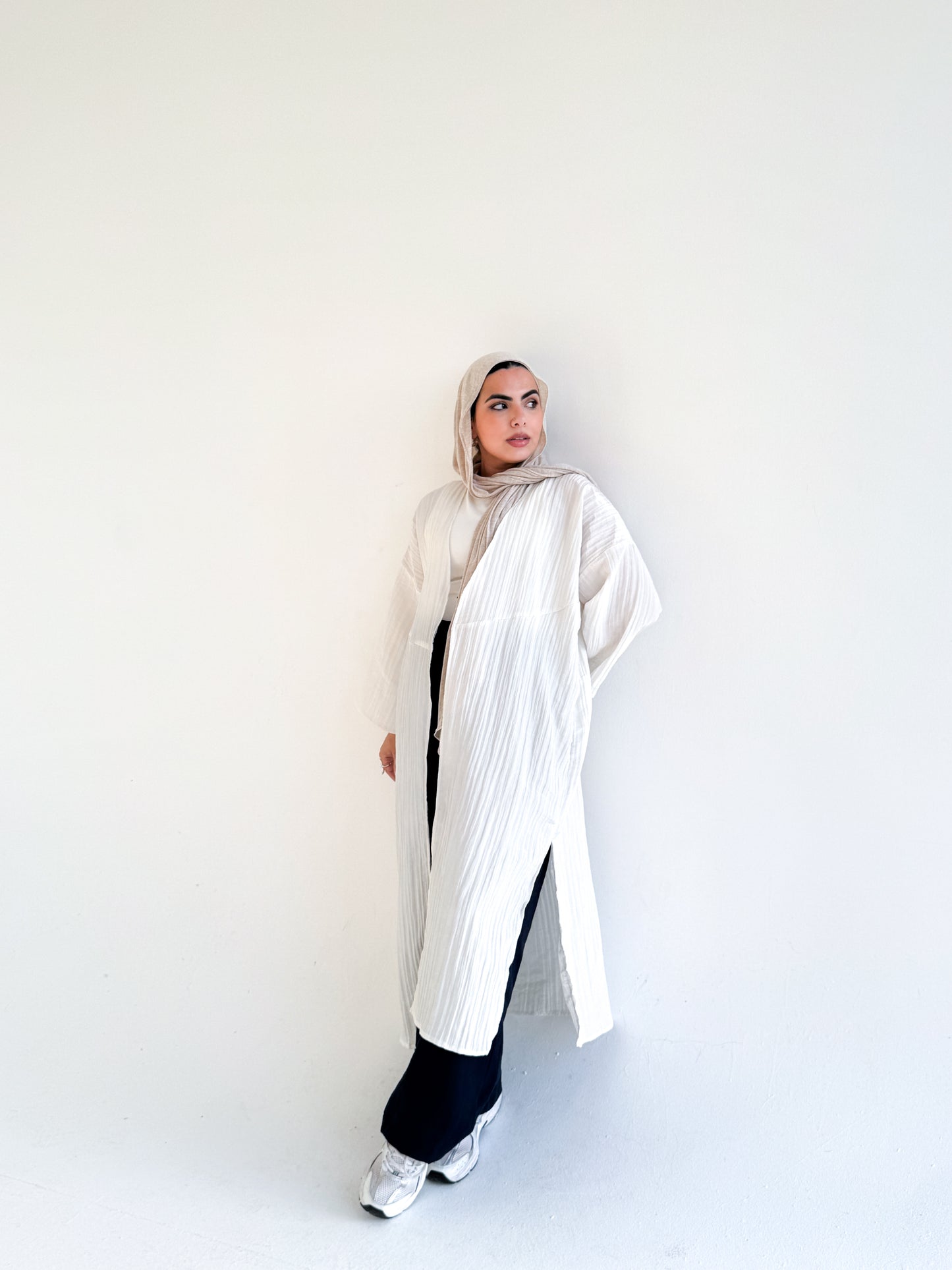 Textured long cardigan In White